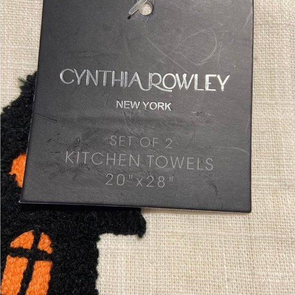 Cynthia Rowley Set Of 2 Kitchen Towels Halloween Haunted House - Picture 3 of 3